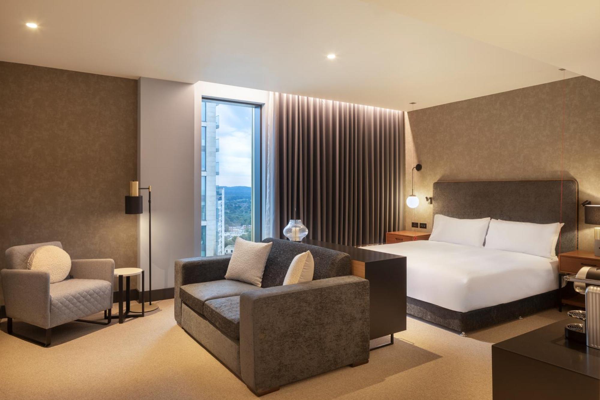 Hilton Woking Hotel Exterior foto